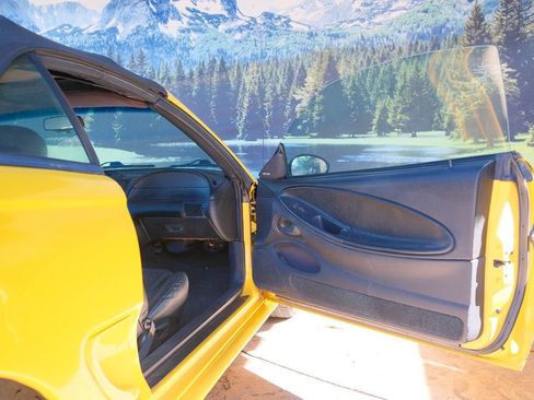 Used 1995 Ford Mustang GT RWD image 24