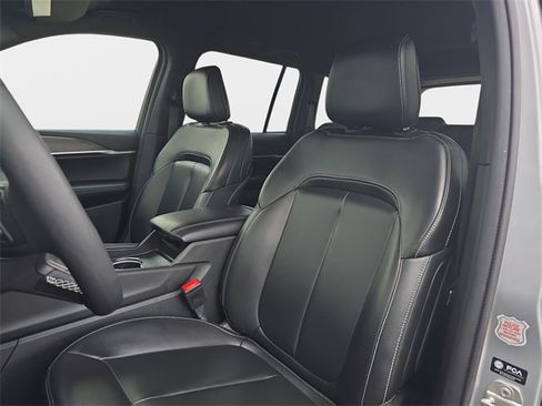 Used 2024 Jeep Grand Cherokee Limited image 19