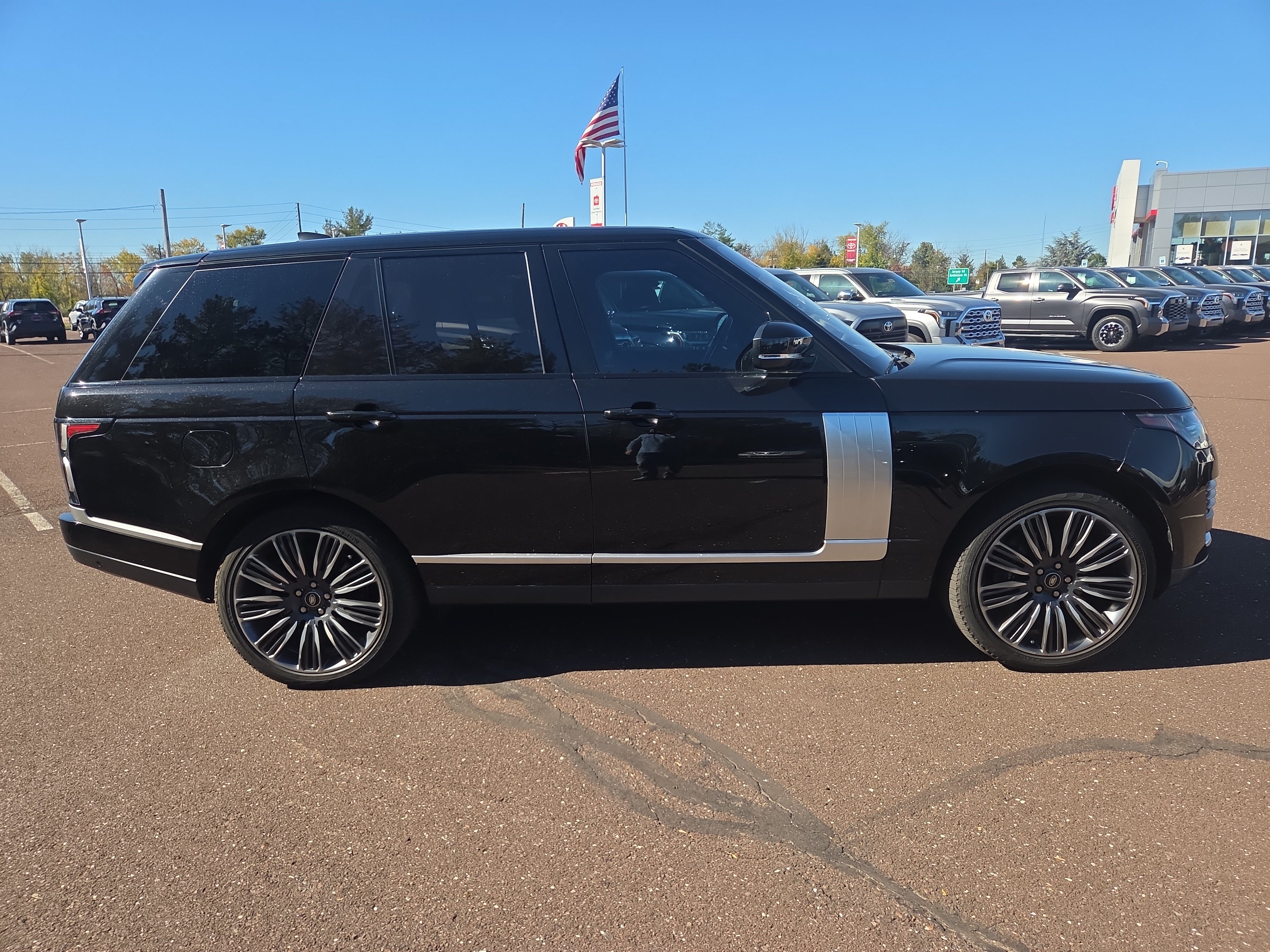 Used 2022 Land Rover Range Rover Westminster Edition AWD/4WD image 2