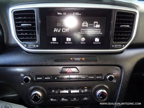 Used 2022 Kia Sportage LX AWD/4WD image 11