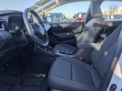 Used 2025 Toyota Corolla LE image 26