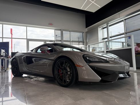 Used 2017 McLaren 570S RWD image 9