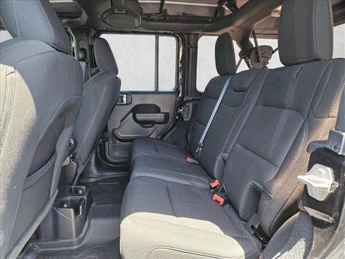 Used 2022 Jeep Wrangler Unlimited Sport AWD/4WD image 16