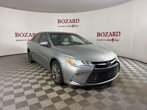 Used 2015 Toyota Camry XLE FWD image 1