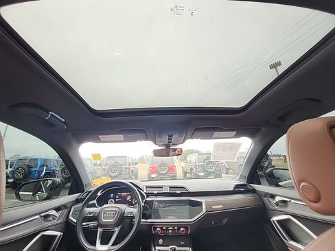 Used 2020 Audi Q3 2.0T Prestige w/ Prestige Package image 4