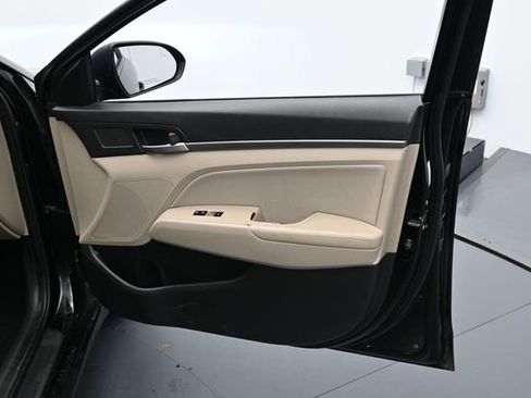 Used 2018 Hyundai Elantra SEL FWD image 28