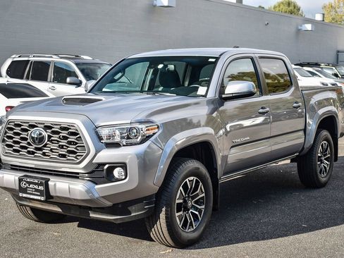 Used 2021 Toyota Tacoma TRD Sport image 3