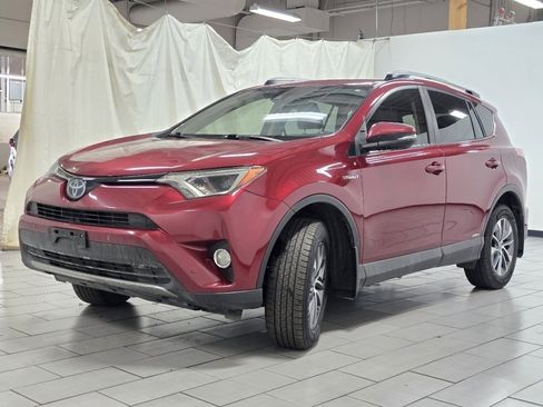 Used 2018 Toyota RAV4 XLE image 11