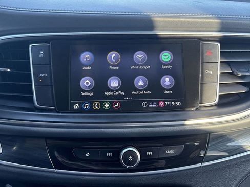 Used 2020 Buick Enclave Essence image 13