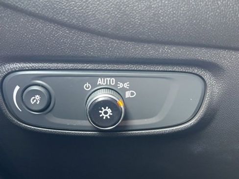 Used 2023 Chevrolet Equinox LT image 36