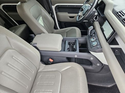 Used 2020 Land Rover Defender 110 SE image 16