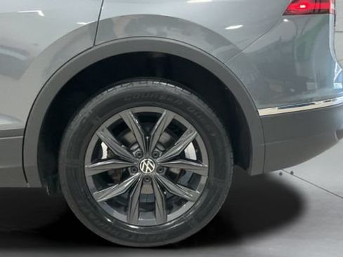 Certified 2024 Volkswagen Tiguan SE AWD/4WD image 26