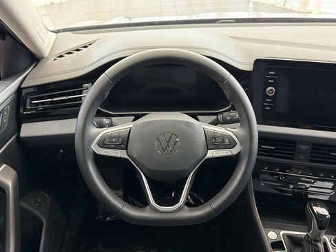 Used 2025 Volkswagen Jetta SE w/ Sunroof Package FWD image 26