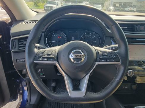 Used 2018 Nissan Rogue SV w/ Premium Package FWD image 49