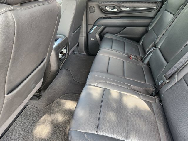 Used 2024 GMC Yukon XL Denali RWD image 30