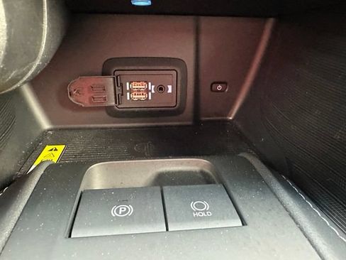 Used 2021 Toyota Venza XLE w/ Softex Package AWD/4WD image 34