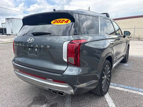 Used 2024 Hyundai Palisade Calligraphy FWD image 3