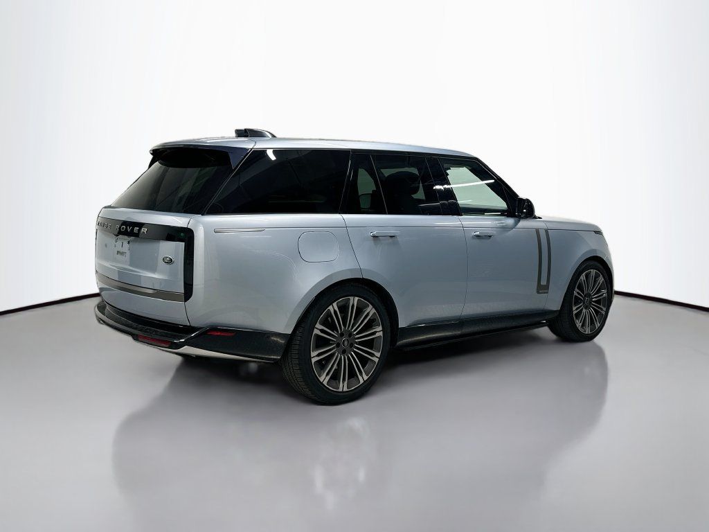 Used 2023 Land Rover Range Rover Autobiography AWD/4WD image 9