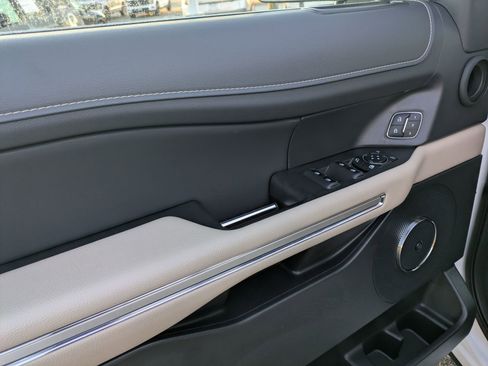 Certified 2024 Ford Expedition Limited image 13