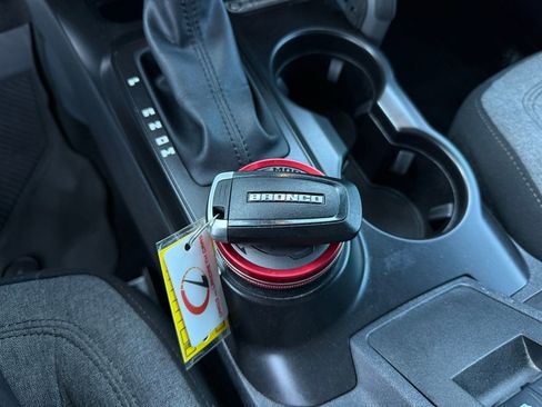 Used 2021 Ford Bronco Big Bend w/ Sasquatch Package image 50