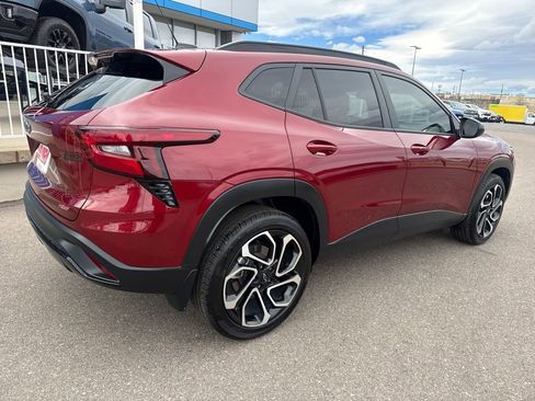 Used 2024 Chevrolet Trax RS w/ Sunroof Package image 5