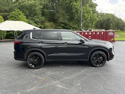 Used 2023 Mitsubishi Outlander SE FWD image 4