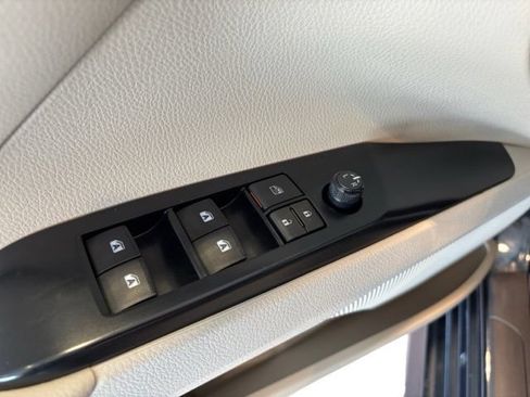 Used 2018 Toyota Camry LE FWD image 8
