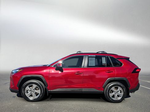Used 2025 Toyota RAV4 LE AWD/4WD image 2