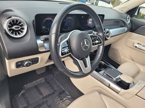 Used 2021 Mercedes-Benz GLB 250 4MATIC image 12