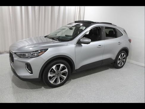 Certified 2023 Ford Escape Platinum w/ Premium Technology Package AWD/4WD image 3