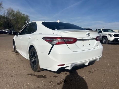 Used 2020 Toyota Camry SE w/ Convenience Package image 3