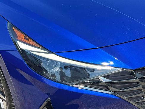 Used 2022 Hyundai Elantra SEL w/ Convenience + Premium Package FWD image 10