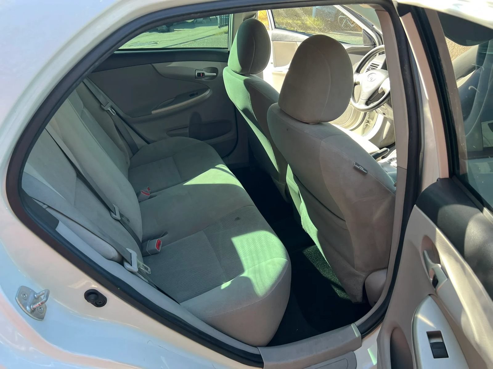 Used 2013 Toyota Corolla LE w/ Premium Pkg FWD image 11