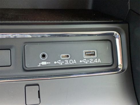 Certified 2025 Subaru Ascent Premium w/ Premium Package image 20