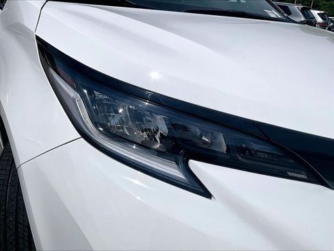 Used 2025 Toyota Sienna XSE w/ XSE Plus Package AWD/4WD image 31