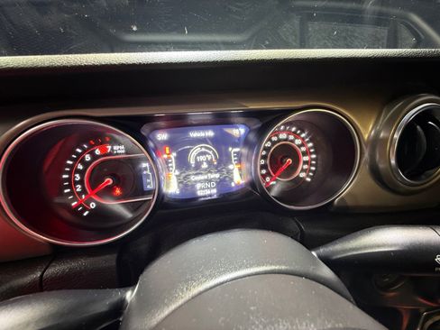Used 2019 Jeep Wrangler Unlimited Rubicon AWD/4WD image 11
