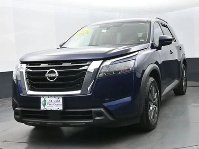 Used 2024 Nissan Pathfinder SV
