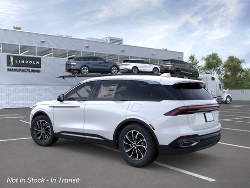 New 2026 Lincoln Nautilus Premier AWD/4WD image 4