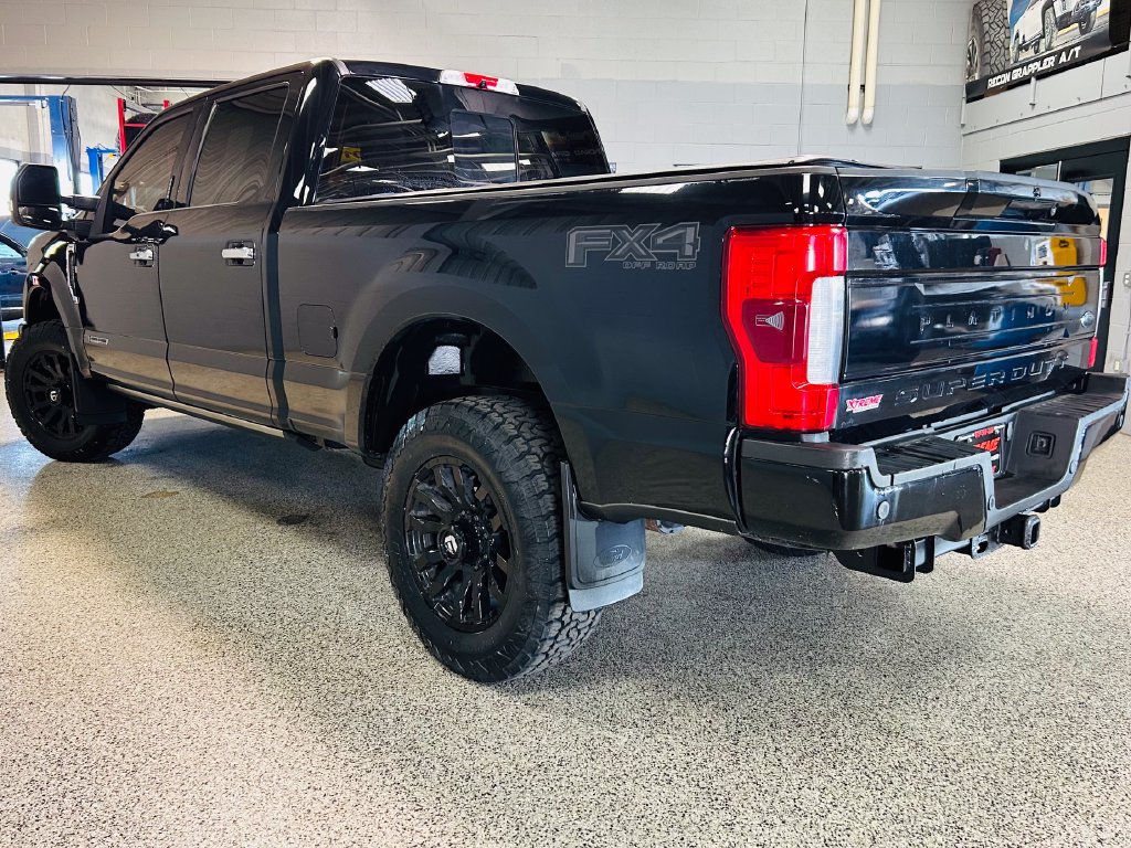 Used 2017 Ford F250 Platinum w/ Platinum Ultimate Package AWD/4WD image 4