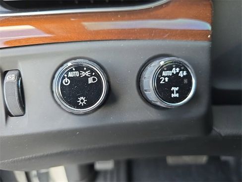 Used 2020 Cadillac Escalade Luxury w/ LPO, Radiant Package image 29