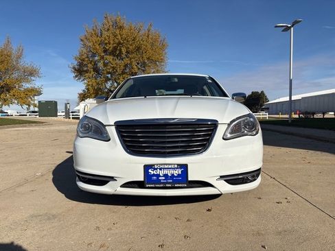 Used 2013 Chrysler 200 Limited image 3