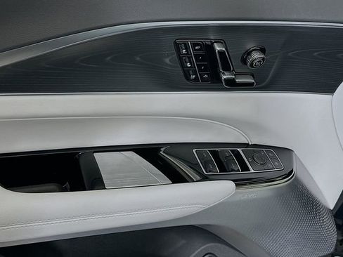 New 2026 Cadillac Lyriq Premium Luxury AWD/4WD image 22