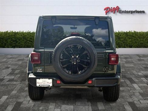 Used 2021 Jeep Wrangler Unlimited Sahara AWD/4WD image 8