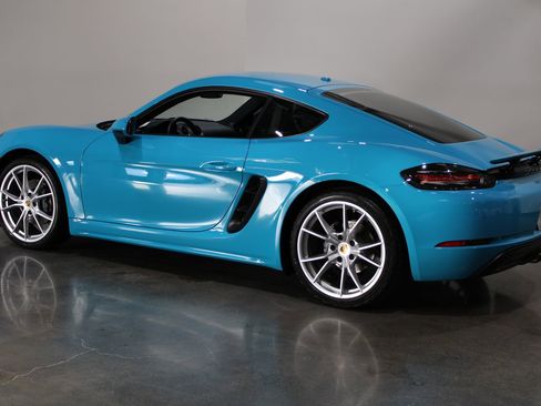 Used 2018 Porsche 718 Cayman Base image 8