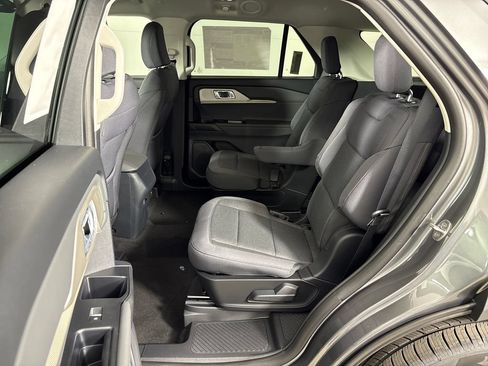New 2026 Ford Explorer Active RWD image 31