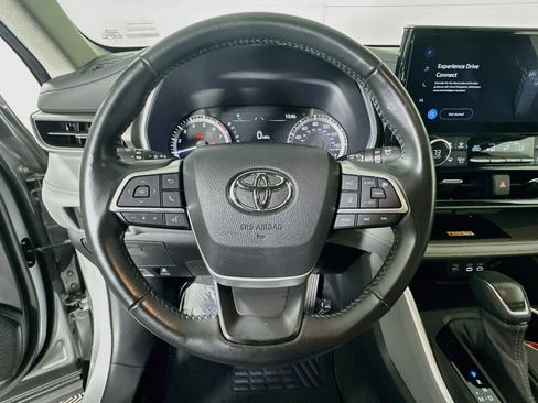 Used 2023 Toyota Highlander XLE FWD image 15