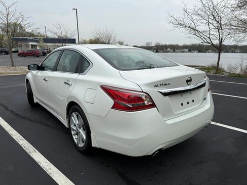 Used 2013 Nissan Altima 2.5 SV image 7