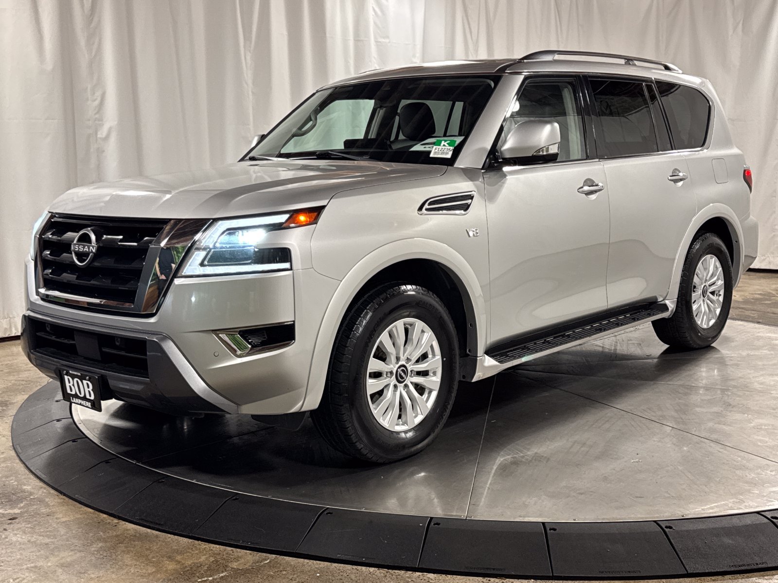 Used 2021 Nissan Armada SV AWD/4WD image 1