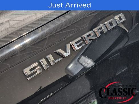 Used 2022 Chevrolet Silverado 1500 LT w/ Safety Package RWD image 13