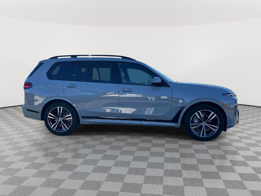 Used 2026 BMW X7 xDrive40i w/ M Sport Package AWD/4WD image 8
